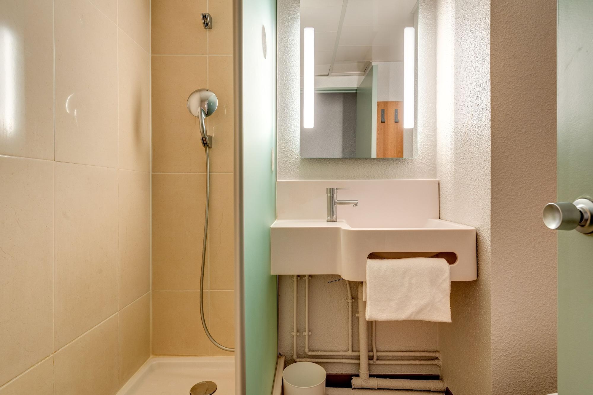 B&B Hotel Orly Rungis Aeroport 2 Etoiles Екстер'єр фото